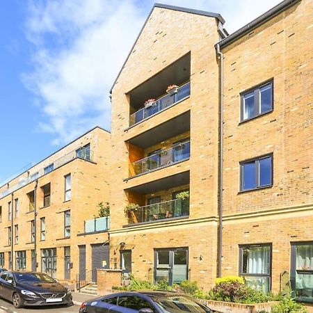 Idyllic Thames Riverside Apartment With Free Parking Айлворт Экстерьер фото