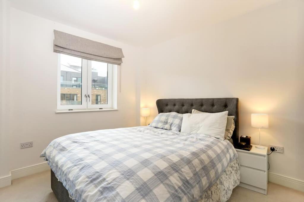 Idyllic Thames Riverside Apartment With Free Parking Айлворт Экстерьер фото